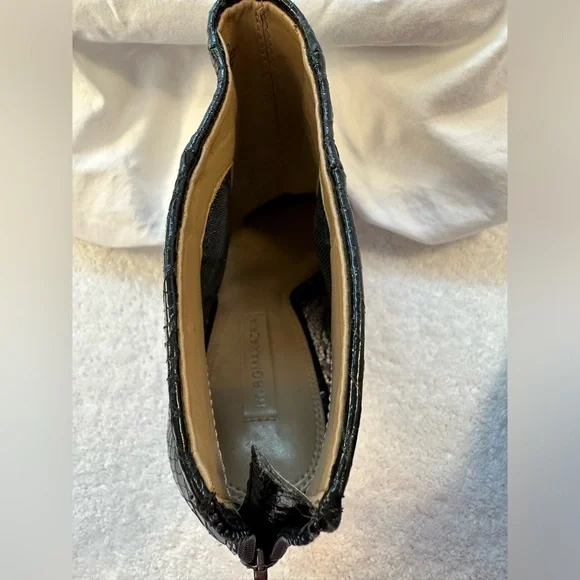 BCBG MAXAZRIA Pointed Toe Heel Ankle Boots AMAZING CONDITION! SEXY,HOLIDAY!HOT🤩 - Picture 13 of 16
